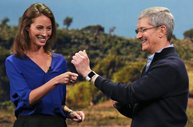 苹果CEO 库克开始试用Apple Watch 血糖感测功能