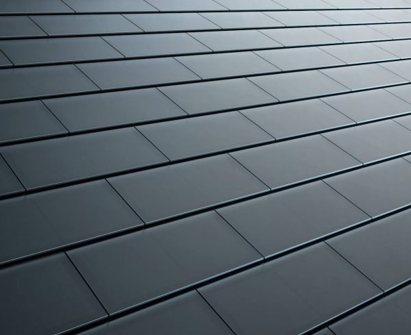 特斯拉开始安装太阳能屋顶，第一批用户是马斯克和员工