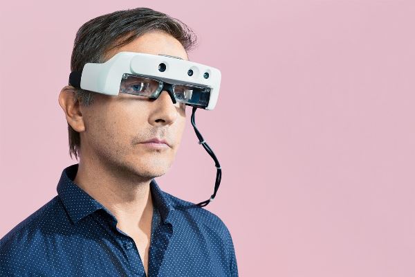 牛津学者要用AR眼镜弥补双眼功能让视障者重见世界