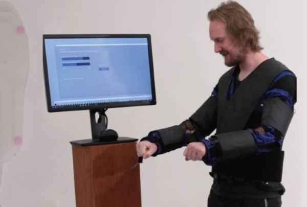 迪斯尼与MIT推出VR模拟触感「力量外套」