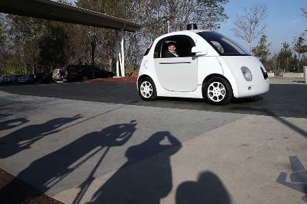 巴士撞上无人车，Google首次承认负责