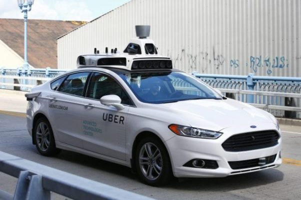 Uber 无人驾驶汽车试运行模式在匹兹堡Uber高科技中心展示